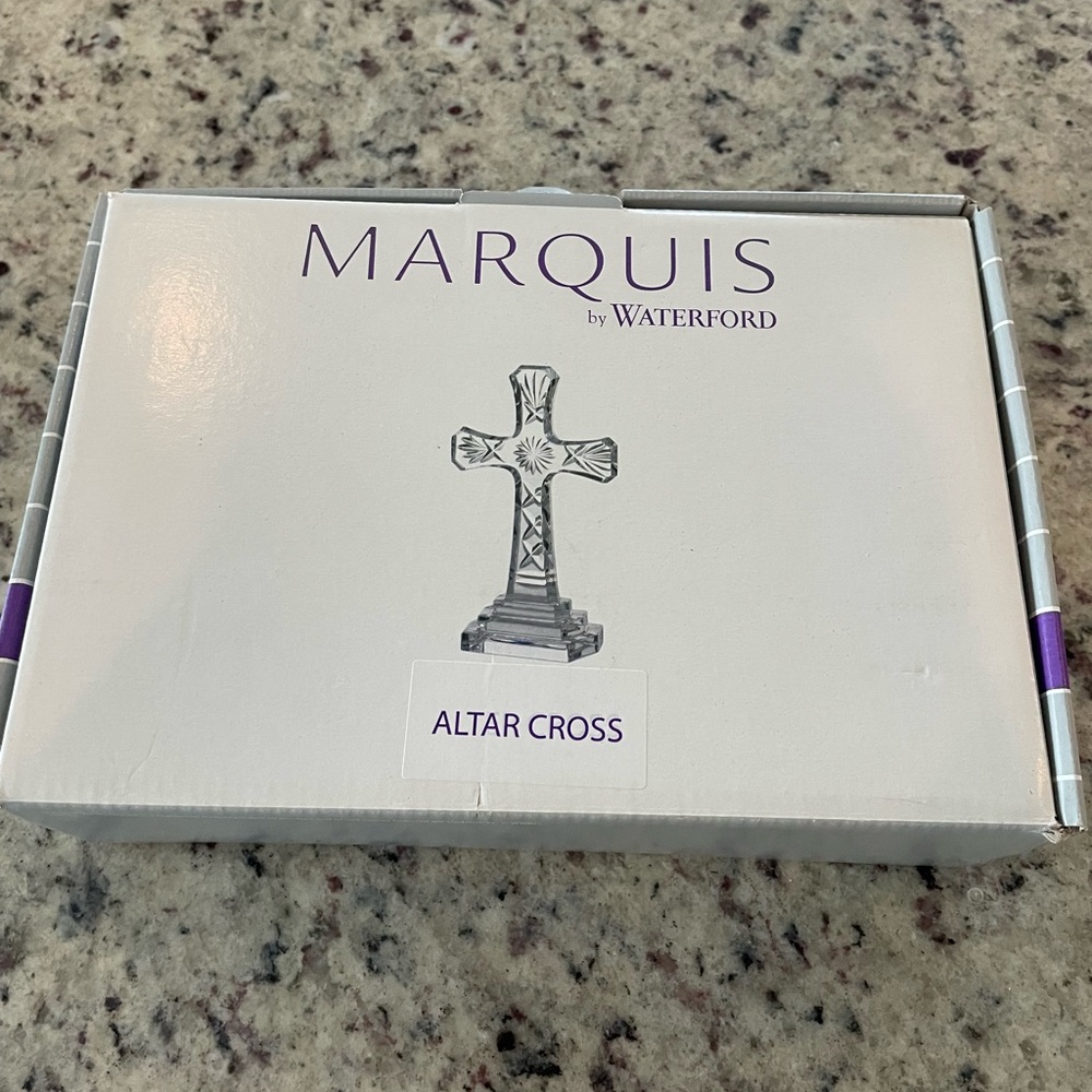 Marquis by Waterford crystal  Alter Cross NWOT